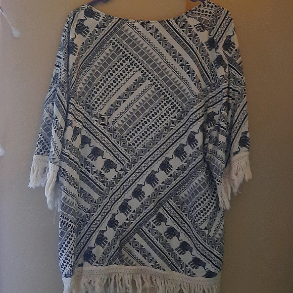 Cover up - Picture 2 of 4